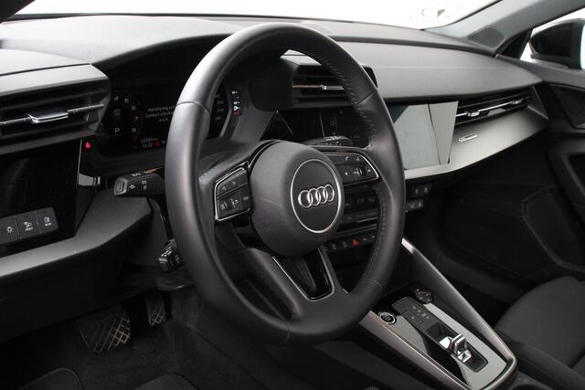 Audi A3 SPORTBACK 35 TFSI 150pk S-Tronic / Automaat Business Edition Audi A3 Sportback 35 TFSI 150pk S -Tronic Business Edition *** Nieuw Model *** | Navigatie | Climate control | Cruise control Adaptive | DAB | Digitale Cockpit | Lichtmetalen velgen | Parkeer sensoren | S