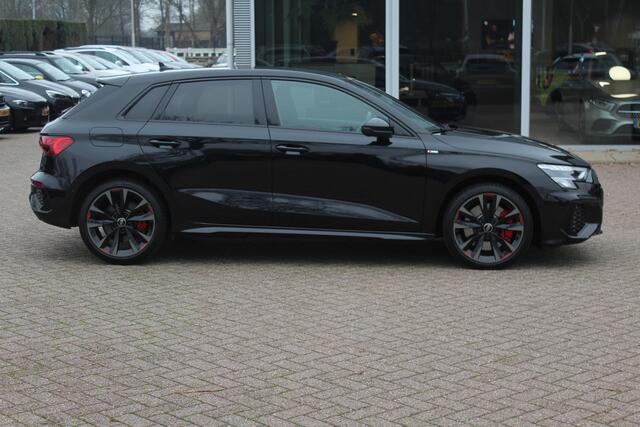Audi A3 SPORTBACK 45 TFSI e S edition Competition / Camera / Leder / B&O / ACC / Keyless / 18'' / Navigatie / Stoelverwarming