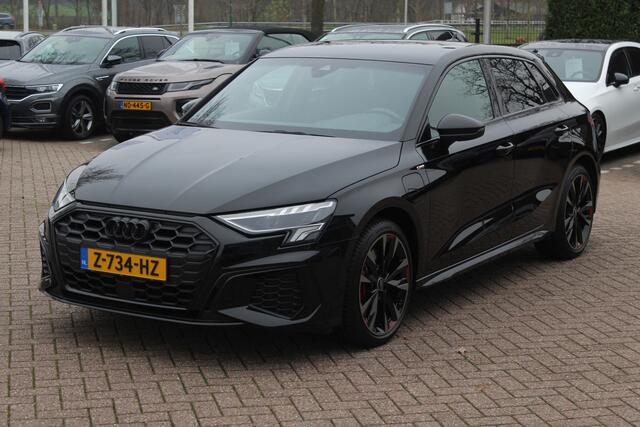 Audi A3 SPORTBACK 45 TFSI e S edition Competition / Camera / Leder / B&O / ACC / Keyless / 18'' / Navigatie / Stoelverwarming