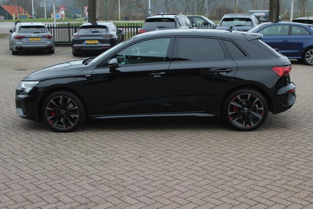 Audi A3 SPORTBACK 45 TFSI e S edition Competition / Camera / Leder / B&O / ACC / Keyless / 18'' / Navigatie / Stoelverwarming