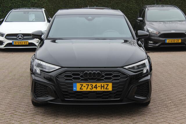 Audi A3 SPORTBACK 45 TFSI e S edition Competition / Camera / Leder / B&O / ACC / Keyless / 18'' / Navigatie / Stoelverwarming