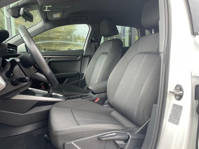 Audi A3 SPORTBACK 30 TFSI Pro Line / Parkeersensoren achter / Led verlichting / Cruise control / Carplay