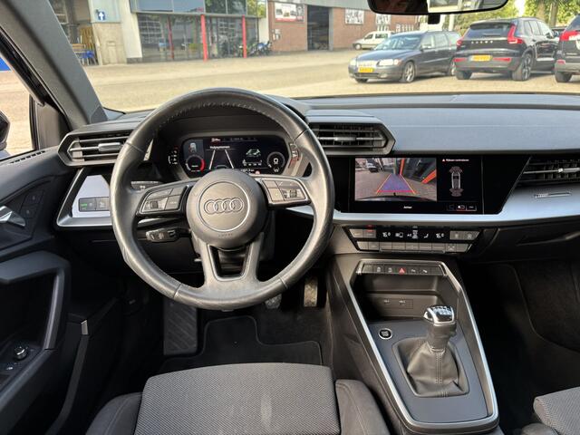 Audi A3 SPORTBACK 30 TFSI Business edition / Navi / Camera / AndroidAuto/Applecarplay / Digital Cockpit /
