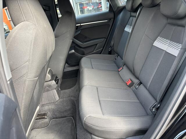 Audi A3 SPORTBACK 30 TFSI Business edition / Navi / Camera / AndroidAuto/Applecarplay / Digital Cockpit /