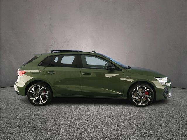 Audi A3 SPORTBACK 45 TFSI e S Edition 272pk | Pano | Head Up | Sonos | Alcantara | Camera | Optiek Zwart | 18 inch | S Line | Sfeerverlichting | Adapt. Cruise