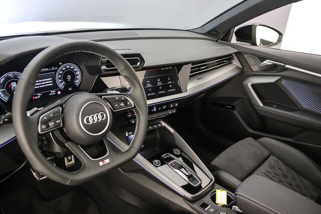 Audi A3 SPORTBACK 45 TFSI e S edition Competition | Pano | Sonos 3D | Led | Camera | Head up | Virtual cockpit |