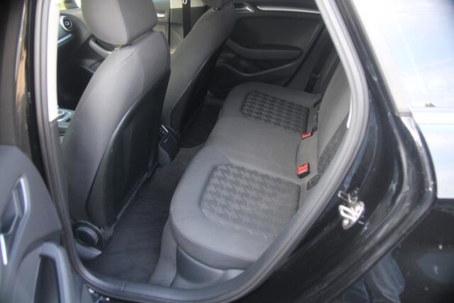 Audi A3 SPORTBACK 1.2 TFSI Adrenalin | S-Line | 18''| Org. NL | S-Tronic |