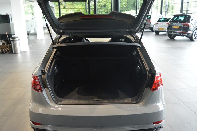 Audi A3 SPORTBACK 2.5 TFSI RS 3 quattro leer pano B&O camera carbon 19 inch !!