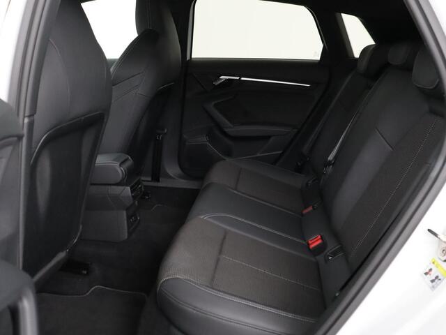 Audi A3 SPORTBACK 45 TFSIe S edition Competition | Matrix LED | Sportstoelen | Carplay | Navigatie | Half leder | Audi Sound | Climate control | Parkeerhulp | Cruise control