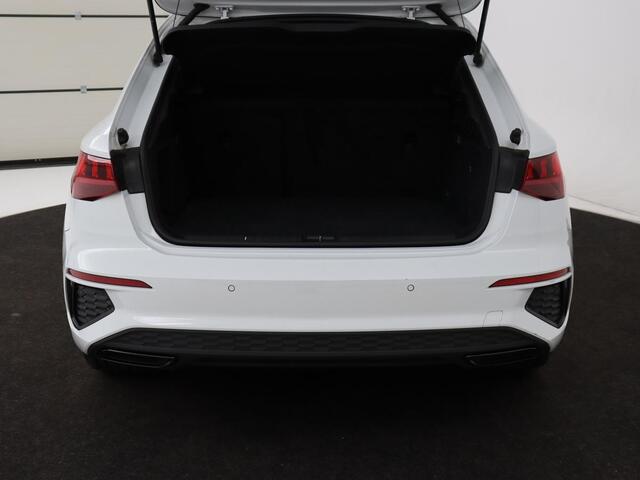 Audi A3 SPORTBACK 45 TFSIe S edition Competition | Matrix LED | Sportstoelen | Carplay | Navigatie | Half leder | Audi Sound | Climate control | Parkeerhulp | Cruise control