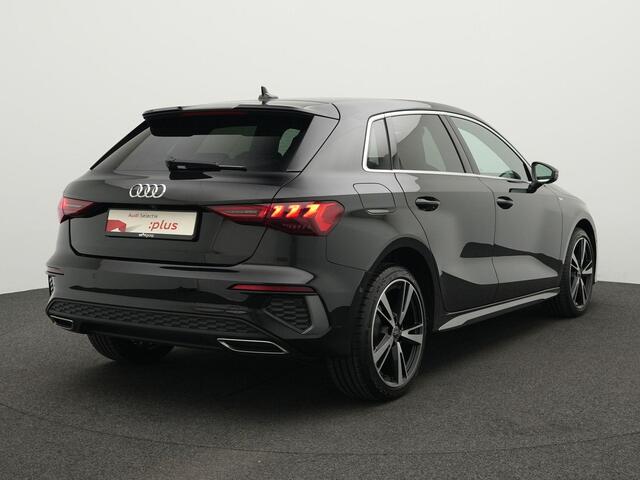 Audi A3 SPORTBACK 40 TFSI e 204 pk S-tronic S-Line | Matrix LED | Achteruitrijcamera | Stoelverwarming | Adaptive Cruise | Navigatie