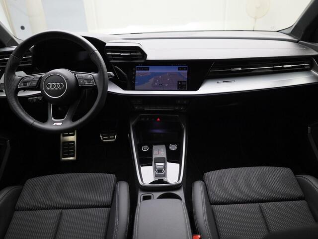Audi A3 SPORTBACK 40 TFSIe 150kW/204PK S Line · Panoramadak · Camera + Parkeersensoren · Sonos sound