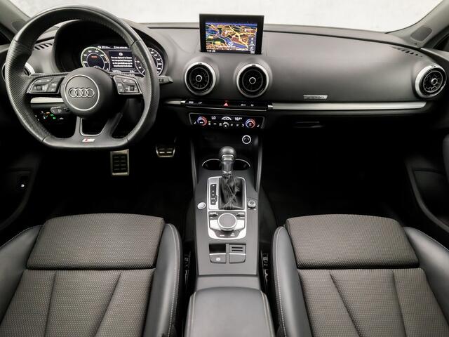 Audi A3 SPORTBACK 40 e-tron S-Line Sport 204Pk Automaat (2X S-LINE, SCHUIFDAK, VIRTUAL COCKPIT, APPLE CARPLAY, ADAPTIVE CRUISE, PLAT S-LINE SPORTSTUUR, GROOT NAVI, KEYLESS, LEDER, GETINT GLAS, STOELVERWARMING, NIEUWSTAAT)
