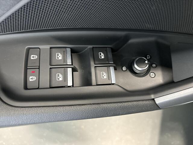 Audi A3 SPORTBACK 35 Tfsi 150pk S-tronic Advanced Edition · Apple/Android Car Play · Navi · Camera · P-Sensoren · ACC · Verkeersbord Herkenning · 17'' Inch · Garantie t/m 29-10-2028 of 100.000km