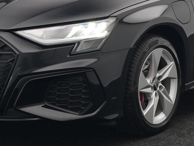 Audi A3 SPORTBACK 45 TFSI e S edition Competition Plug In Hyrbrid 245pk Dealer O.H PHEV | Cruise Control | Lederen sportstoelen | Apple Carplay | Keyless | Virtual | DAB | Draadloos | Sfeerverlichting |