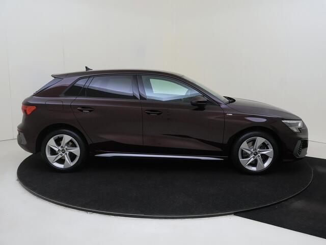 Audi A3 SPORTBACK 40 TFSI e S edition | Trekhaak | Keyless | Parkeerasisstent | Dodehoek detectie | Navigatie Plus | Stoelverwarming | Achteruitrijcamera | Adaptieve cruise control | Virtual cockpit Plus |