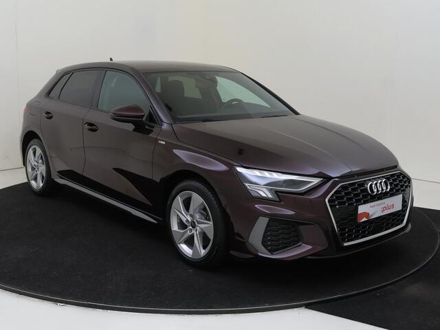 Audi A3 SPORTBACK 40 TFSI e S edition | Trekhaak | Keyless | Parkeerasisstent | Dodehoek detectie | Navigatie Plus | Stoelverwarming | Achteruitrijcamera | Adaptieve cruise control | Virtual cockpit Plus |
