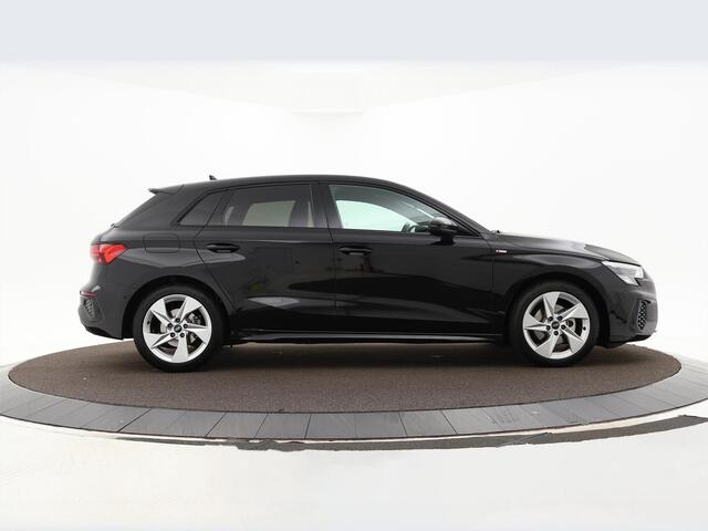 Audi A3 SPORTBACK 35 TFSI S edition · Apple/Android Car Play · Camera · Navi · P-Sensoren · Park Assist · 17'' Inch · Garantie t/m 26-05-2028 of 100.000km