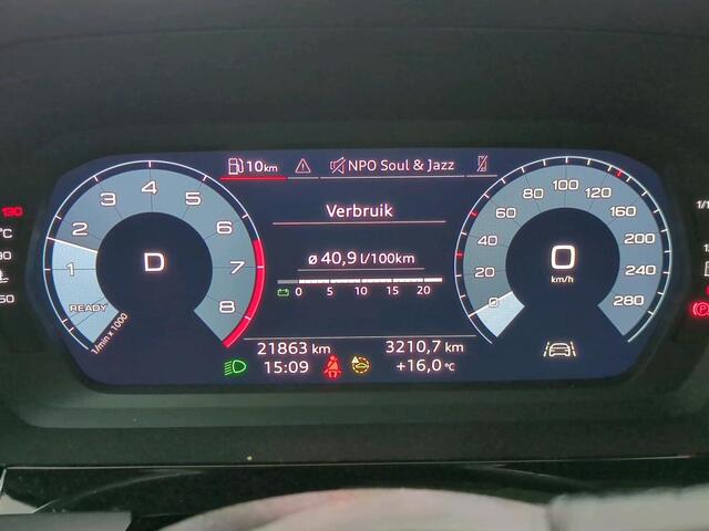 Audi A3 SPORTBACK 30 TFSI Pro Line / Panorama dak / Camera / 16 Inch / Climate control / Led Verlichting
