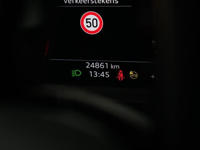 Audi A3 SPORTBACK 30 TFSI 110 pk S-tronic S edition / S-Line | Achteruitrijcamera | Stoelverwarming | Navigatie