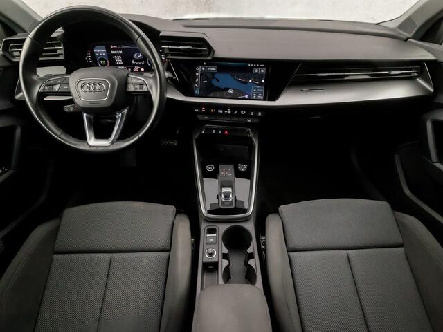 Audi A3 SPORTBACK 35 TFSI Business Sportline 150Pk Automaat (APPLE CARPLAY, GROOT NAVI, SPORTSTUUR, ADAPTIVE CRUISE, ZWART HEMEL, SPORTSTOELEN, PARKEERSENSOREN, LANE ASSIST, NIEUWSTAAT)