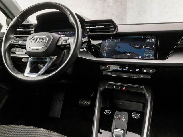 Audi A3 SPORTBACK 35 TFSI Business Sportline 150Pk Automaat (APPLE CARPLAY, GROOT NAVI, SPORTSTUUR, ADAPTIVE CRUISE, ZWART HEMEL, SPORTSTOELEN, PARKEERSENSOREN, LANE ASSIST, NIEUWSTAAT)