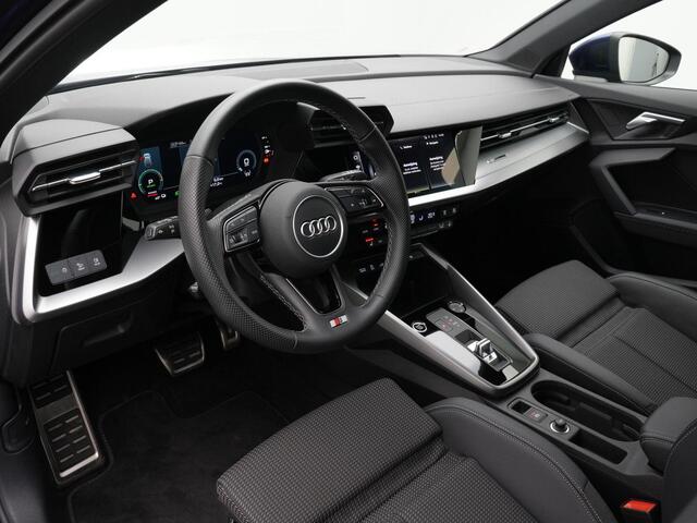 Audi A3 SPORTBACK 45 TFSI e 245 pk S-tronic S edition Competition | Matrix LED koplampen | Stoelverwarming | Standkachel | Remklauwen rood | 18 inch
