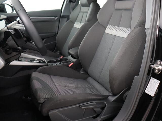 Audi A3 SPORTBACK 30 TFSI Advanced edition (NL-Auto / Led / Navi / Carplay / Cruise)