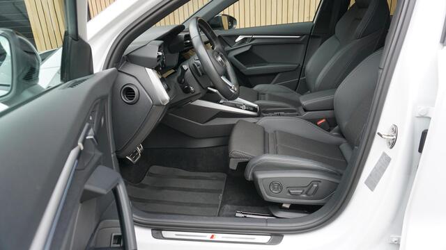 Audi A3 SPORTBACK 45 TFSI e 245pk 3x S-Line & Competition *Black Optik* Pano.Dak 19inch B&O Ambiance verlichting Virtual *Zeer Nette A3* 46010km!