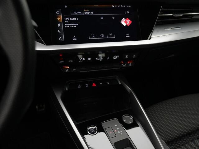 Audi A3 SPORTBACK 35 TFSI 150 pk S-tronic S-Line | Navigatie | Stoelverwarming | Parkeersensoren voor/achter | Adaptive Cruise