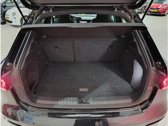 Audi A3 SPORTBACK 35 TFSI edition one S Line | virtual cockpit | sport onderstel | Lmv | Pdc