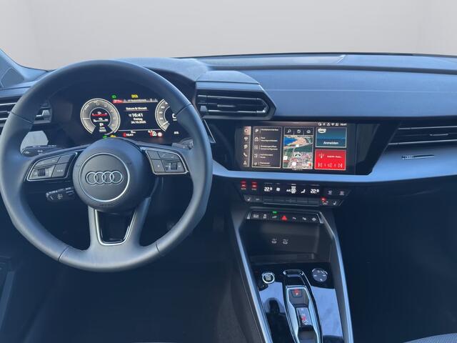 Audi A3 SPORTBACK 45 TFSI e S-LINE (200kW/272pk) ** LED, VIRTUAL, PANORAMA, ELECTR. BED. ST, PRIVACY, 18-inch ** UNFALLFREI - ¤ 14.300,= onder NP ** ** INFORMEER OOK NAAR ONZE AANTREKKELIJKE FINANCIAL-LEASE TARIEVEN **