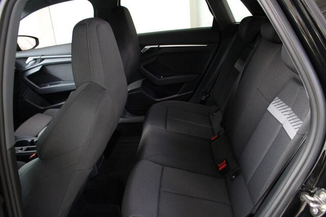 Audi A3 SPORTBACK 30 TFSI Advanced edition Navigatie | 17" velgen | Climate Control | PDC achter