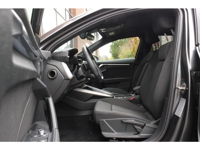 Audi A3 SPORTBACK 40 TFSI e S-LINE Achteruitrijcamera, Navigatie, Carpla