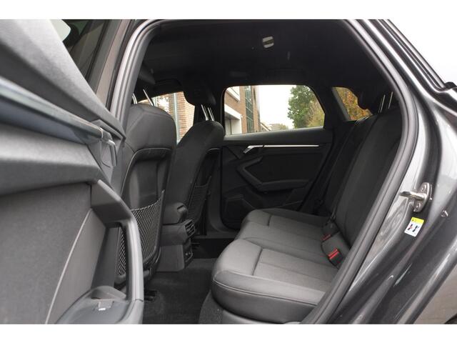 Audi A3 SPORTBACK 40 TFSI e S-LINE Achteruitrijcamera, Navigatie, Carpla