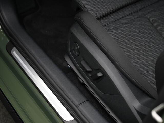 Audi A3 SPORTBACK 45 TFSI e 272 pk S-tronic S-Line | Elektr. verstelbare bestuurdersstoel | Achteruitrijcamera | Stoelverwarming | Adaptive Cruise