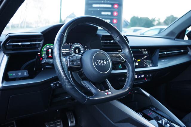 Audi A3 SPORTBACK 40 TFSI e 204 PK S-Line Edition, Panoramadak, Sportstoelen, Camera, Adap. Cruise Control