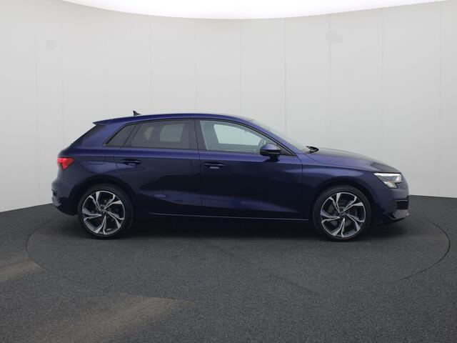 Audi A3 SPORTBACK 30 TFSI/110PK Business edition ·Apple/Android Car Play ·Navigatie · 18'' Velgen · Parkeersensoren ·