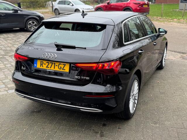 Audi A3 SPORTBACK 30 TFSI autom Advanced edition ecc,digidash,led,lmv,navi,sportstoel,pdc,chroom