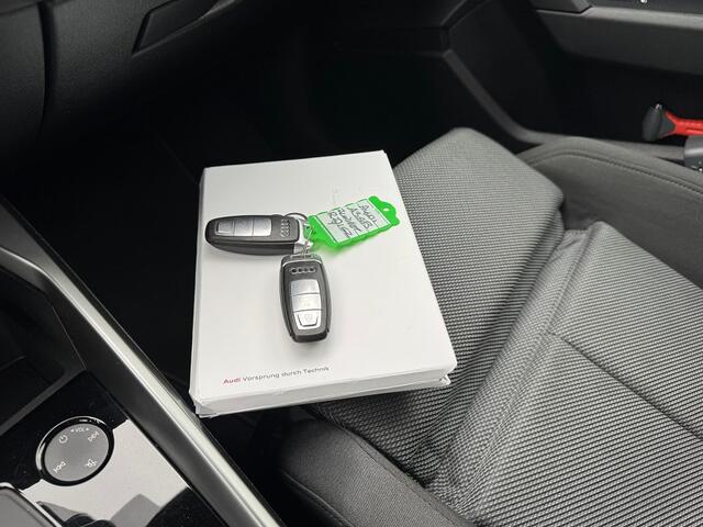 Audi A3 SPORTBACK 30 TFSI autom Advanced edition ecc,digidash,led,lmv,navi,sportstoel,pdc,chroom