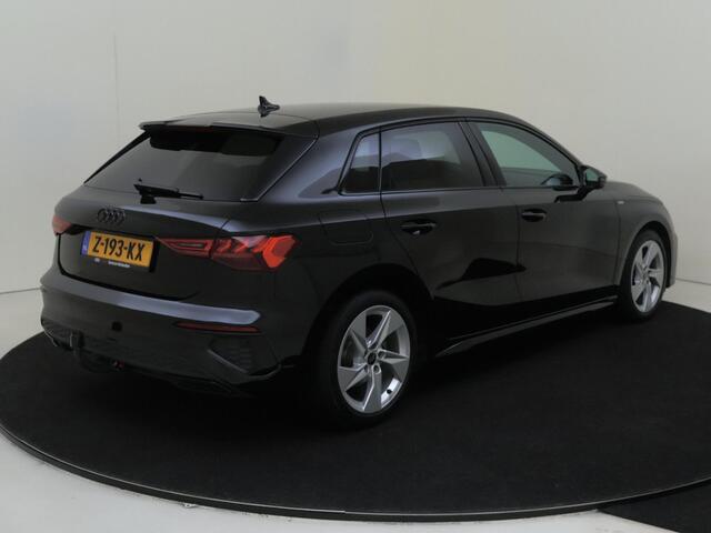 Audi A3 SPORTBACK 35 TFSI S edition | Trekhaak | Full LED verlichting | Navigatie Plus | Optiek zwart Plus | Adaptieve cruise control | CarPlay | Draadloze telefoonlader |