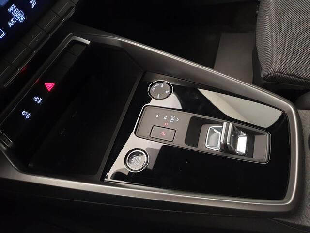 Audi A3 SPORTBACK 35 TFSI 150pk S-Line S-Tronic Virtual cockpit, Cruise control, App connect