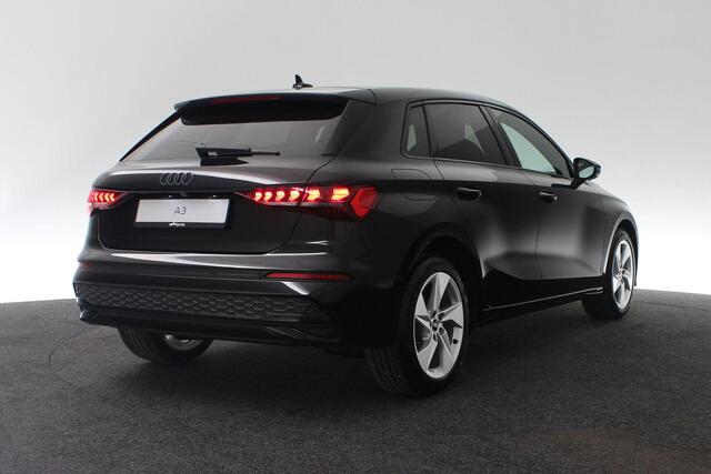 Audi A3 SPORTBACK 40 TFSI e 204 pk Advanced edition | Assis.pak driving+parking plus | Optiekpakket zwart plus | Warmtewerend glas donker tint |