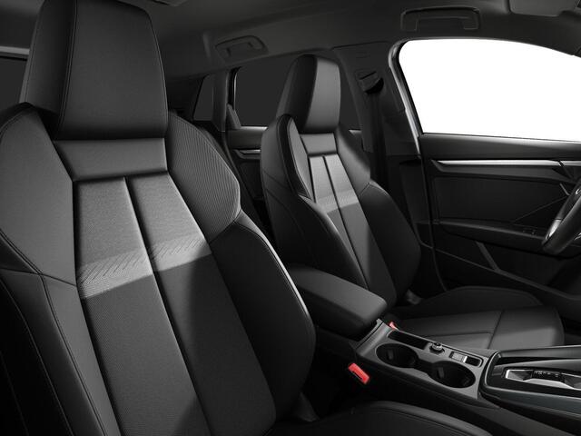 Audi A3 SPORTBACK 45 TFSI e S edition Competition | 272 PK | SoH 97% | Trekhaak | Head-up display | Adaptive cruise control | Sonos premium sound | S line | Navigatiesysteem |