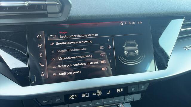 Audi A3 SPORTBACK 30 TFSI Business edition AUTOMAAT / FULL LED / NAVI / CLIMA / PDC / CARPLAY / DAB+ / CRUISE / SPORTSTOELEN / NL-AUTO
