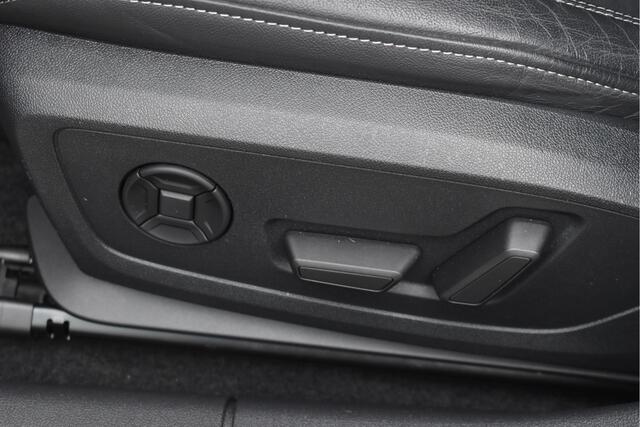 Audi A3 SPORTBACK 40 TFSI e Advanced edition 204 pk 3x S-Line Daytone grijs | Keyless | Elekt.stoelen | Lederen S-Line zetels | Camera | Carplay | Full LED | Zeer netjes