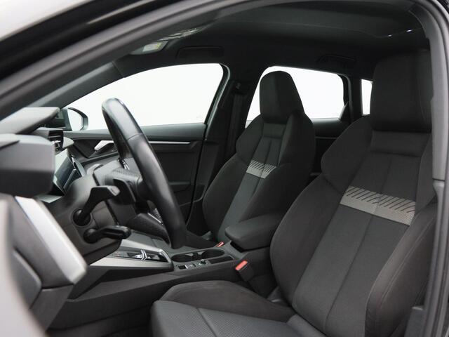 Audi A3 SPORTBACK 40 TFSi e Business edition 204 Pk Automaat | Adaptive Cruise | LED | Parkeersensoren | Navigatiesysteem | Climate Control | Keyless | CarPlay | 17 Inch