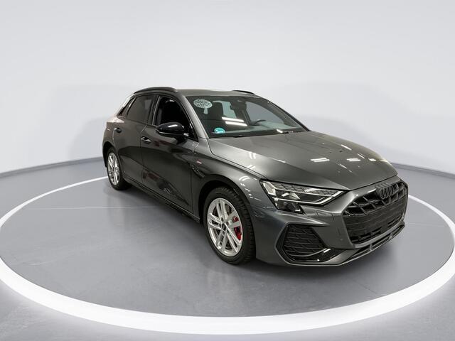 Audi A3 SPORTBACK 45 TFSIe 272pk S-tronic S edition Competition · Camera · Apple/Android Car Play · Navigatie · Sonos Audio · Elek. Voorstoel · Trekhaak · 17'' Inch · Garantie t/m 01-04-2030 of 100.000km