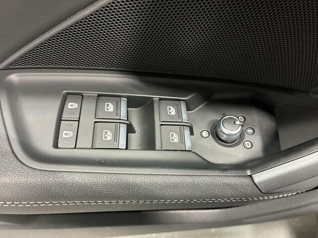 Audi A3 SPORTBACK 45 TFSIe 272pk S-tronic S edition Competition · Camera · Apple/Android Car Play · Navigatie · Sonos Audio · Elek. Voorstoel · Trekhaak · 17'' Inch · Garantie t/m 01-04-2030 of 100.000km