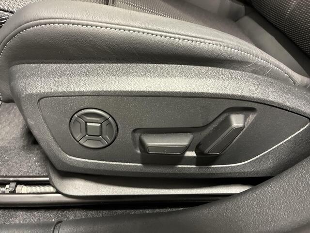 Audi A3 SPORTBACK 45 TFSIe 272pk S-tronic S edition Competition · Camera · Apple/Android Car Play · Navigatie · Sonos Audio · Elek. Voorstoel · Trekhaak · 17'' Inch · Garantie t/m 01-04-2030 of 100.000km